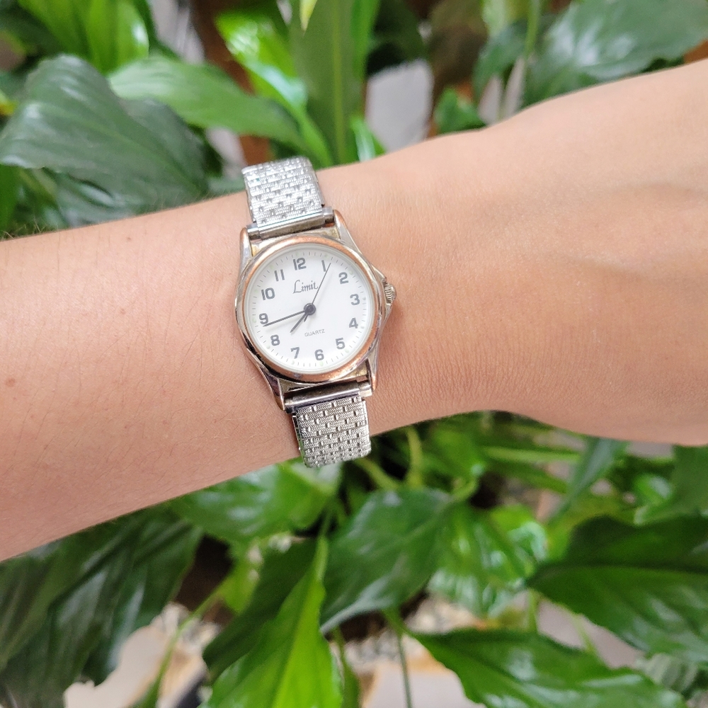 Vintage Limit Classic Quartz Watch